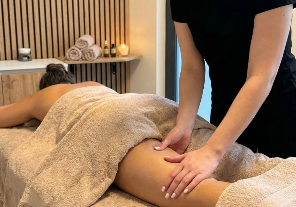 Masaj anticelulitic profesional pentru tonifiere și remodelare corporală în zona 13 Septembrie, Sector 5, la sala exclusivistă Atelia.